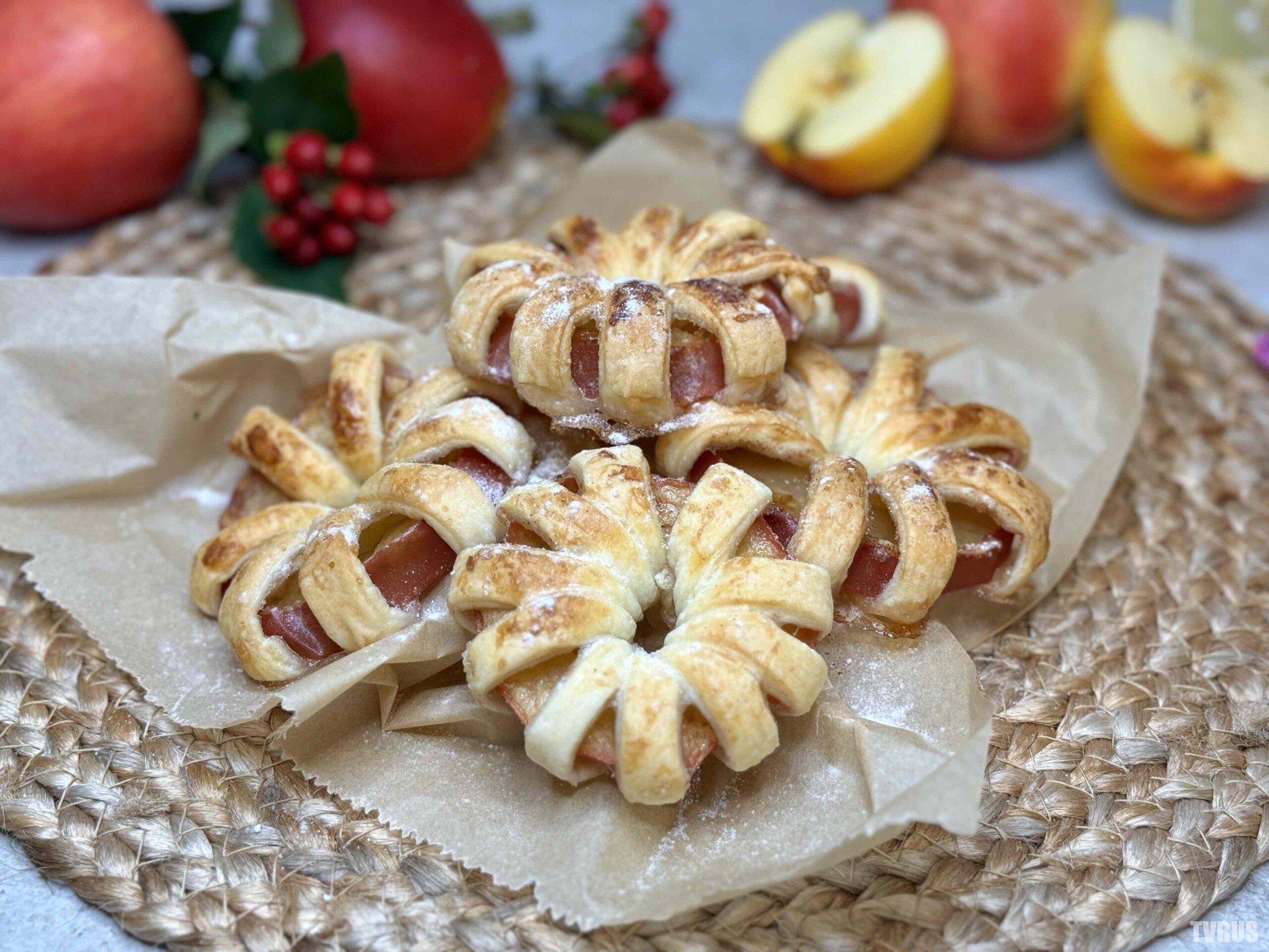 Яблоки с корицей