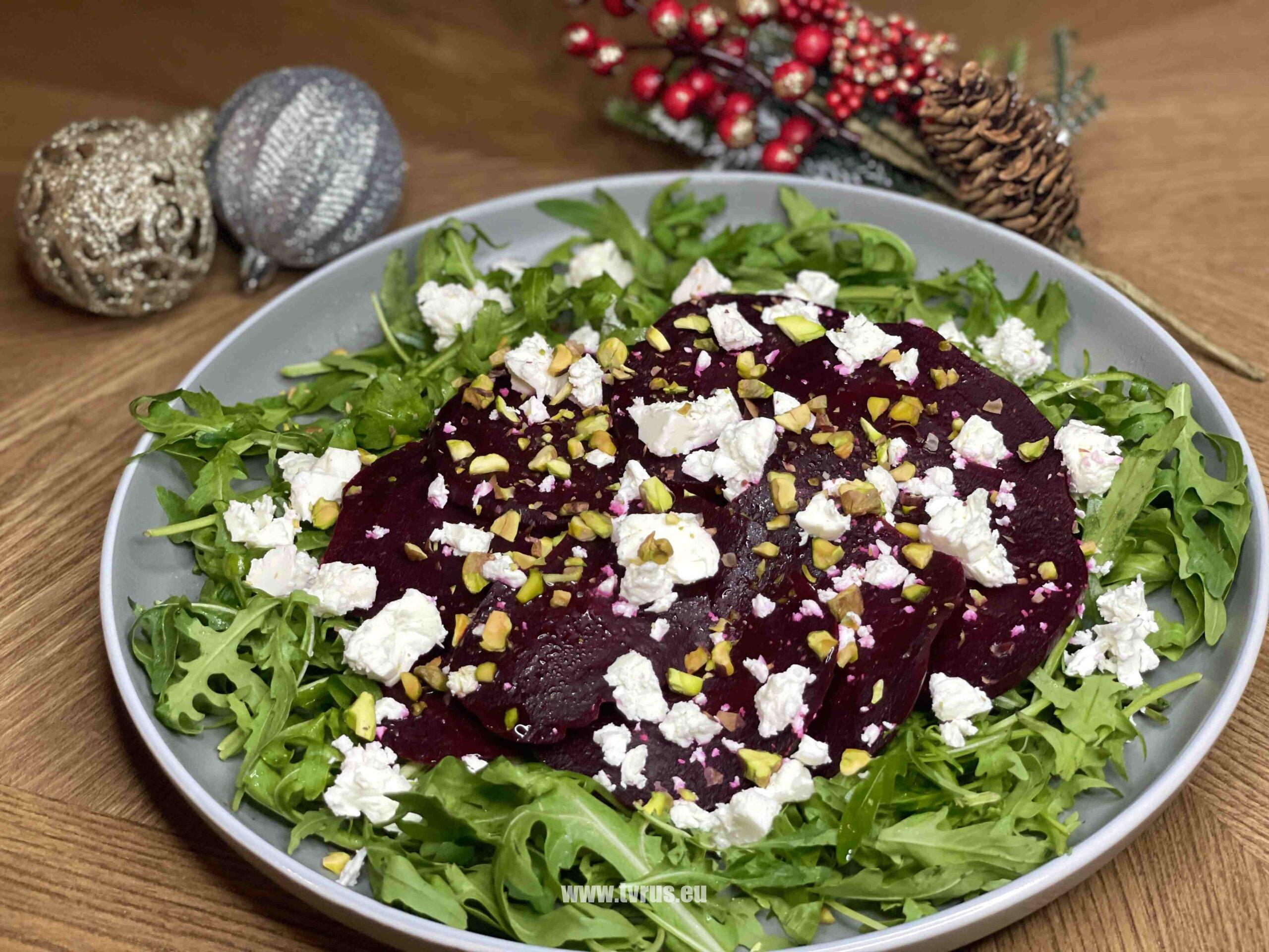 Салат со свеклой, базиликовым песто и фетой