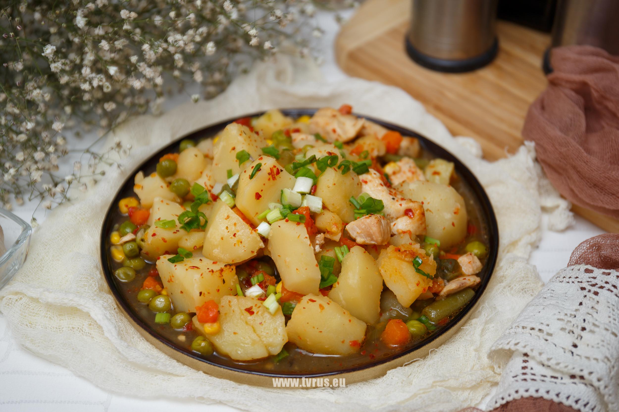 картофель с овощами