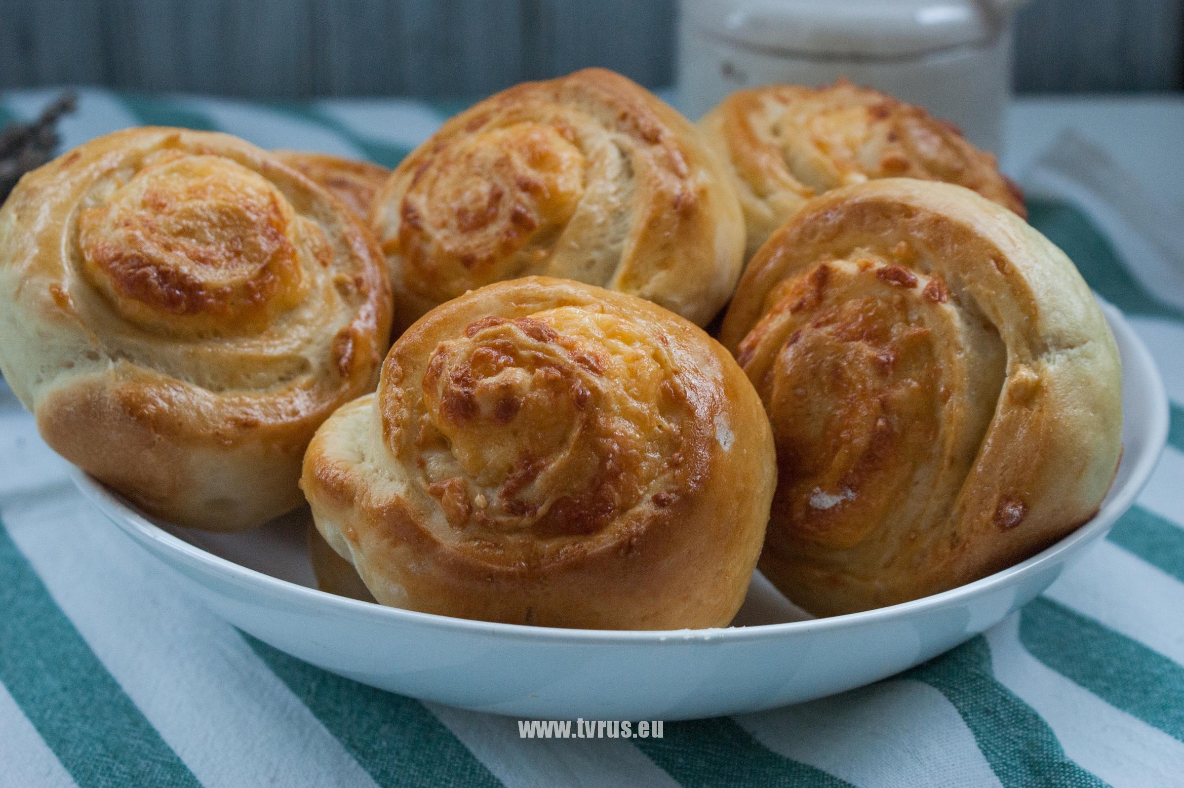булочки с сыром