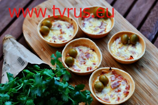 тарталетки с ветчиной и сыром
