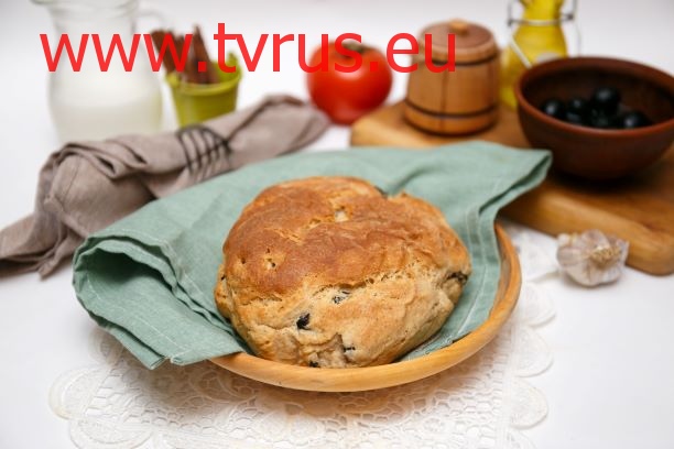 хлеб с маслинами