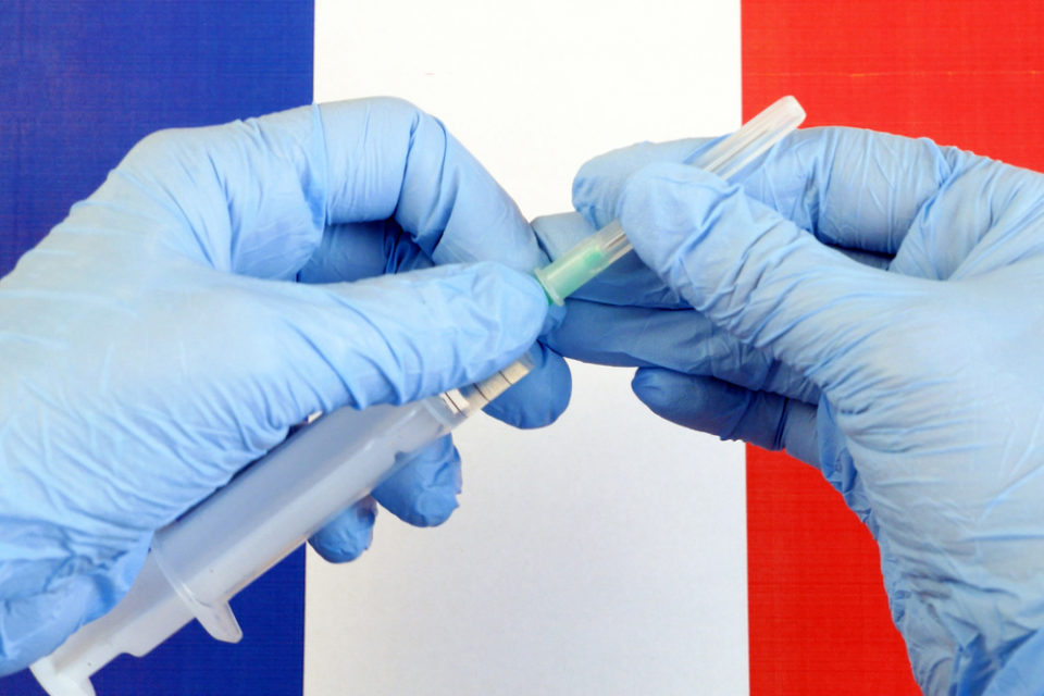 Франция вакцина