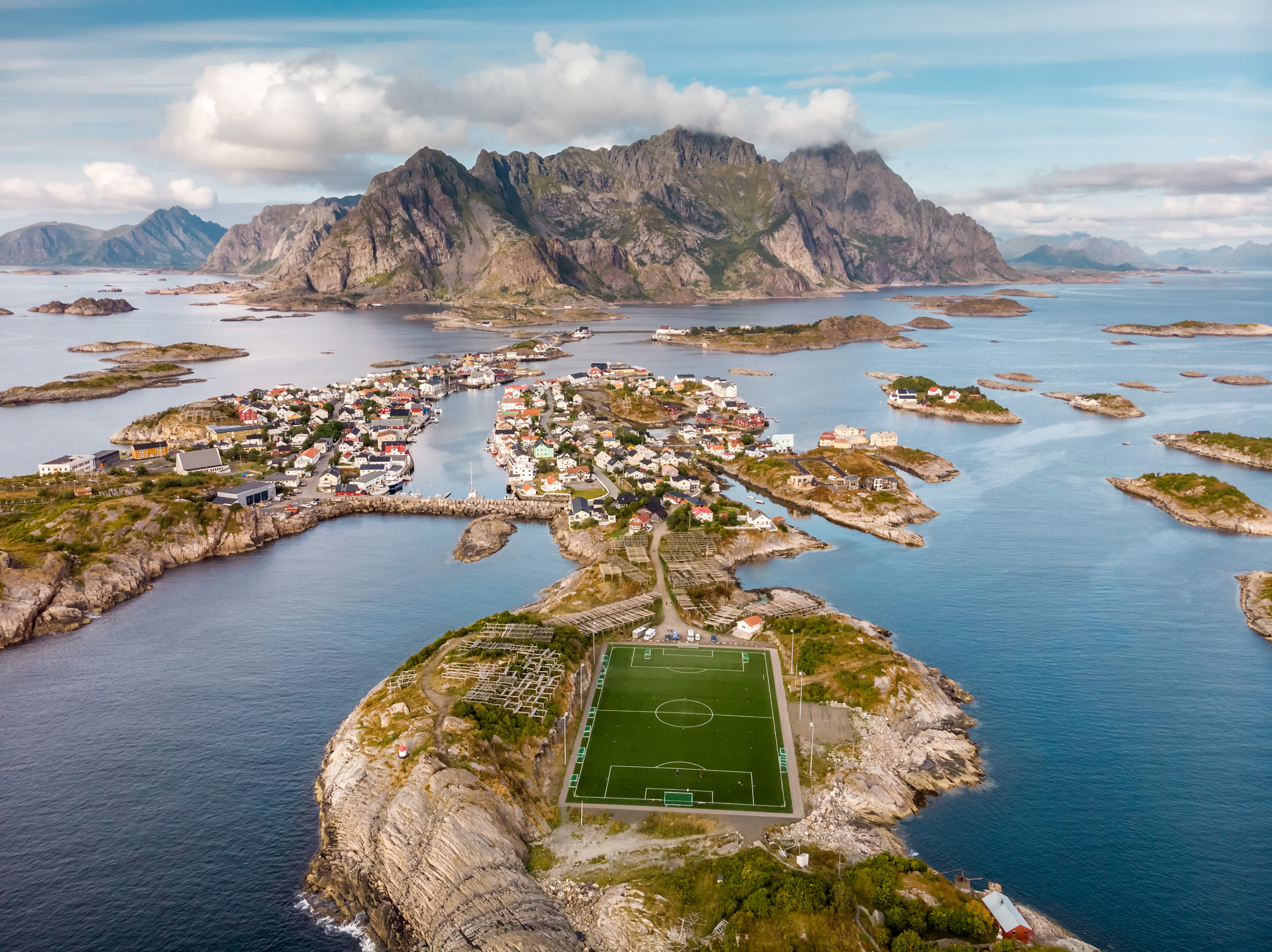 Henningsvaer