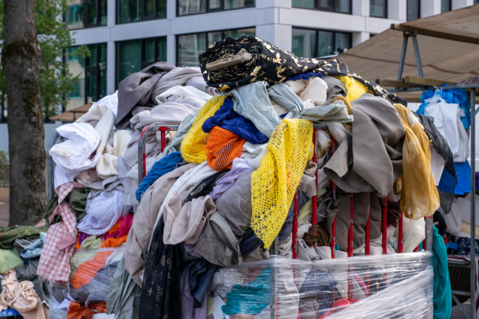 Немцы выбрасывают слишком много одежды: какая альтернатива? - Общество - Новости