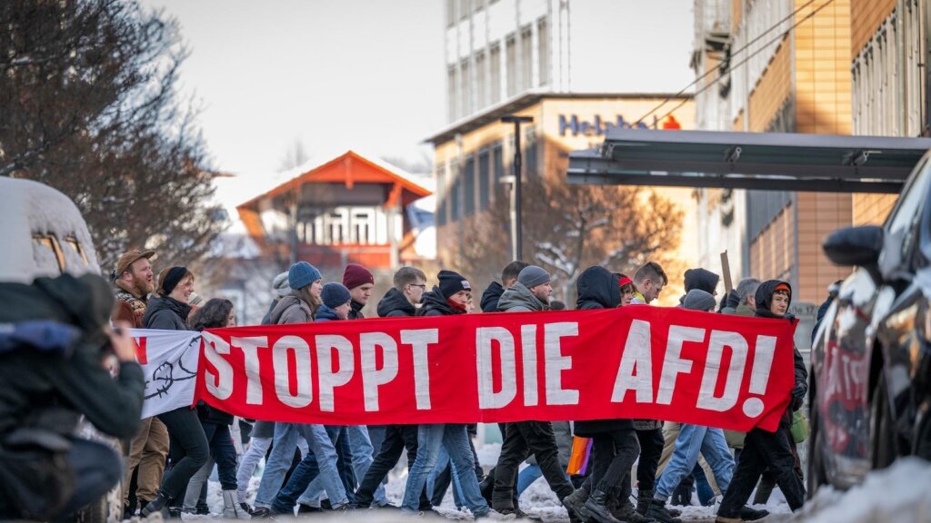 Демонстрации против Адг 