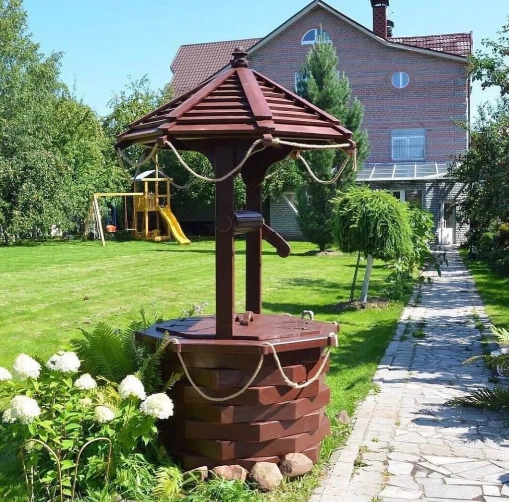 Декоративный колодец